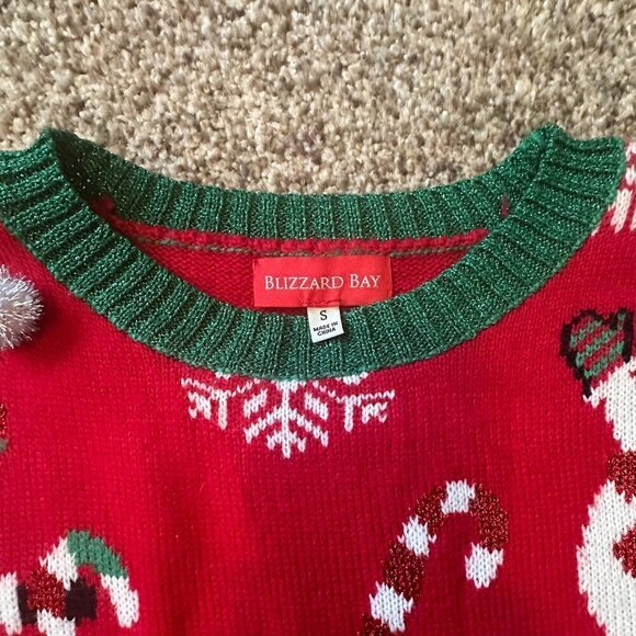 Blizzard Bay Christmas Print Sweater Excellent Condition Red Women's Size Small - Picture 4 of 5